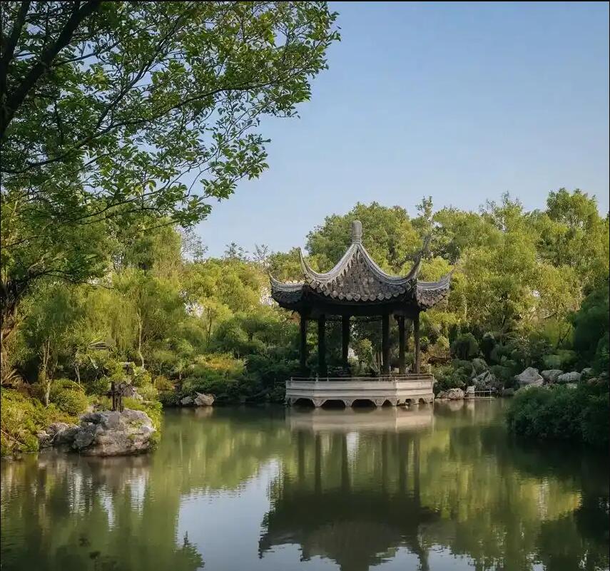 岳阳君山雨韵建设有限公司